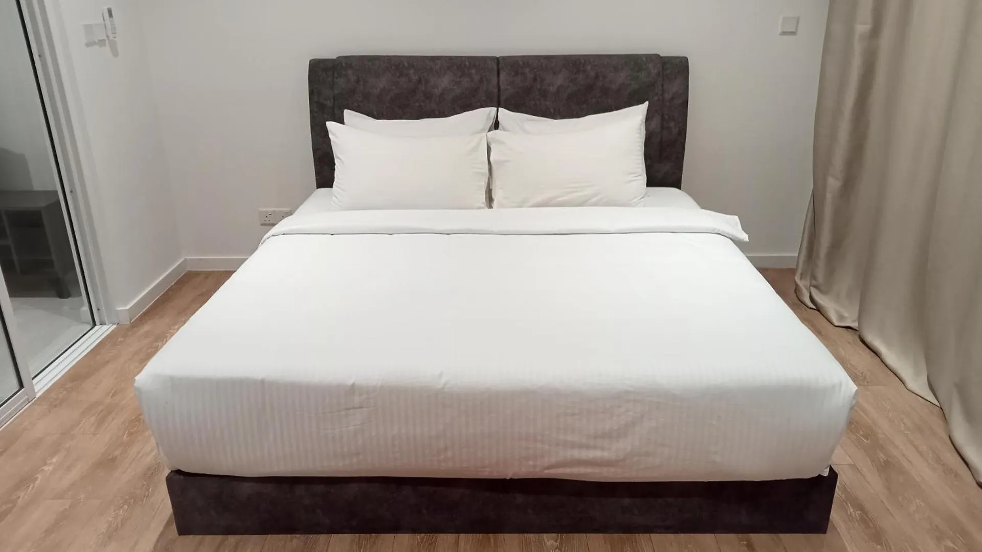 Apartment De Lincon Service Suites At Quill Residence Kuala Lumpur