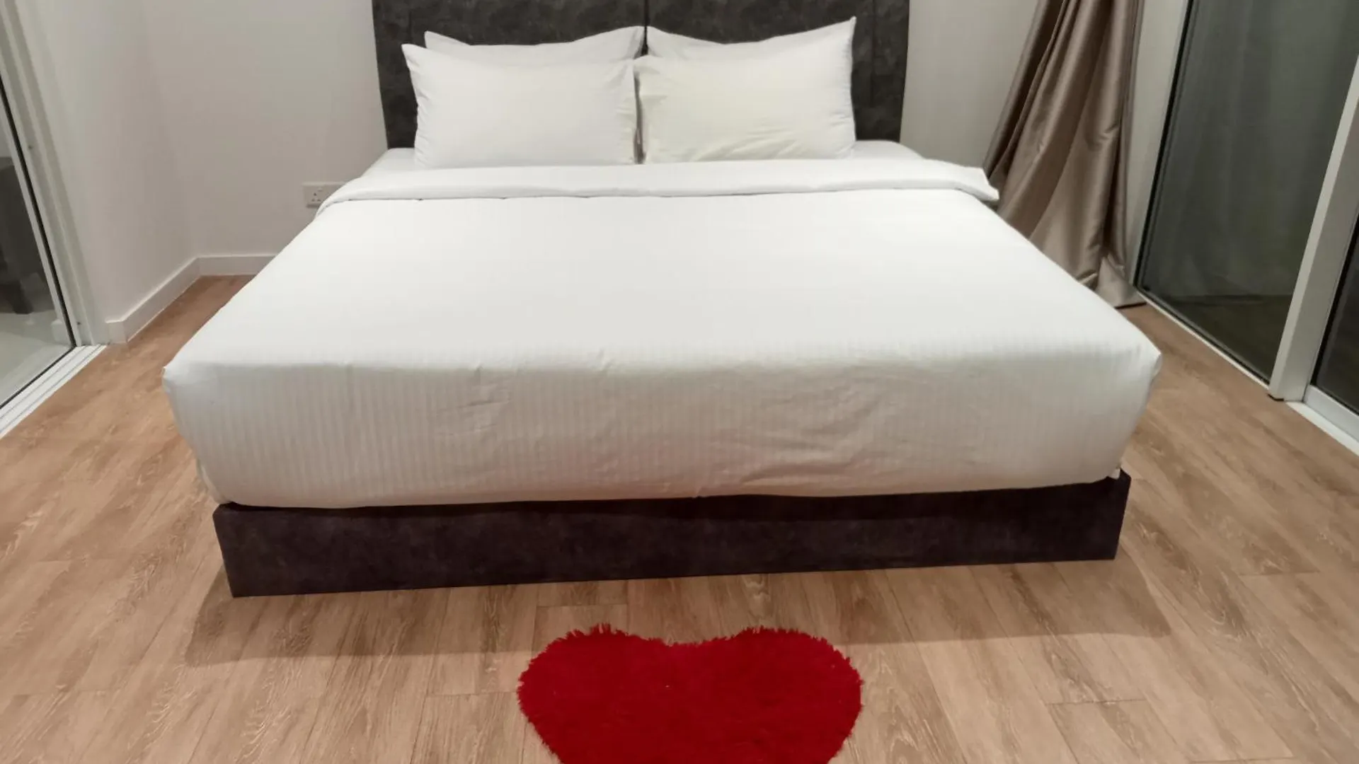 De Lincon Service Suites At Quill Residence Kuala Lumpur Malaysia